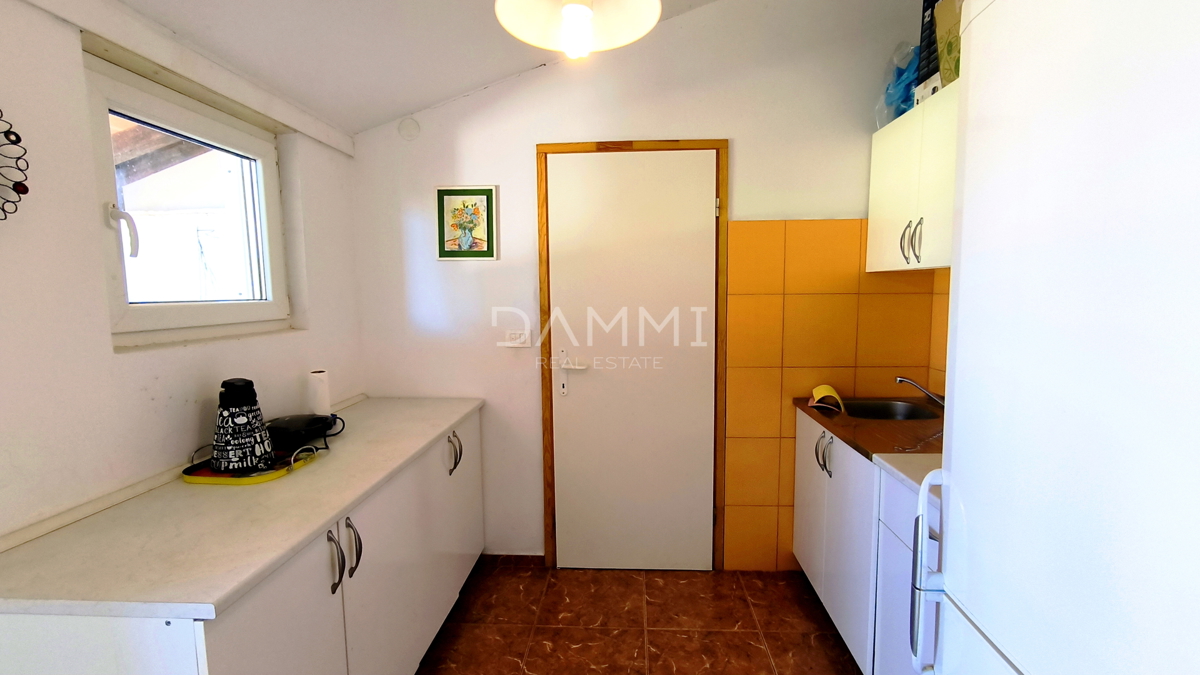 ISTRA, MARČANA - obnovljena istarska hiša z lepim dvoriščem, bližina plaže