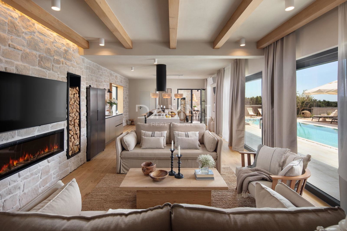 ISTRA, TINJAN - Dizajnerska vila z bazenom in wellnessom