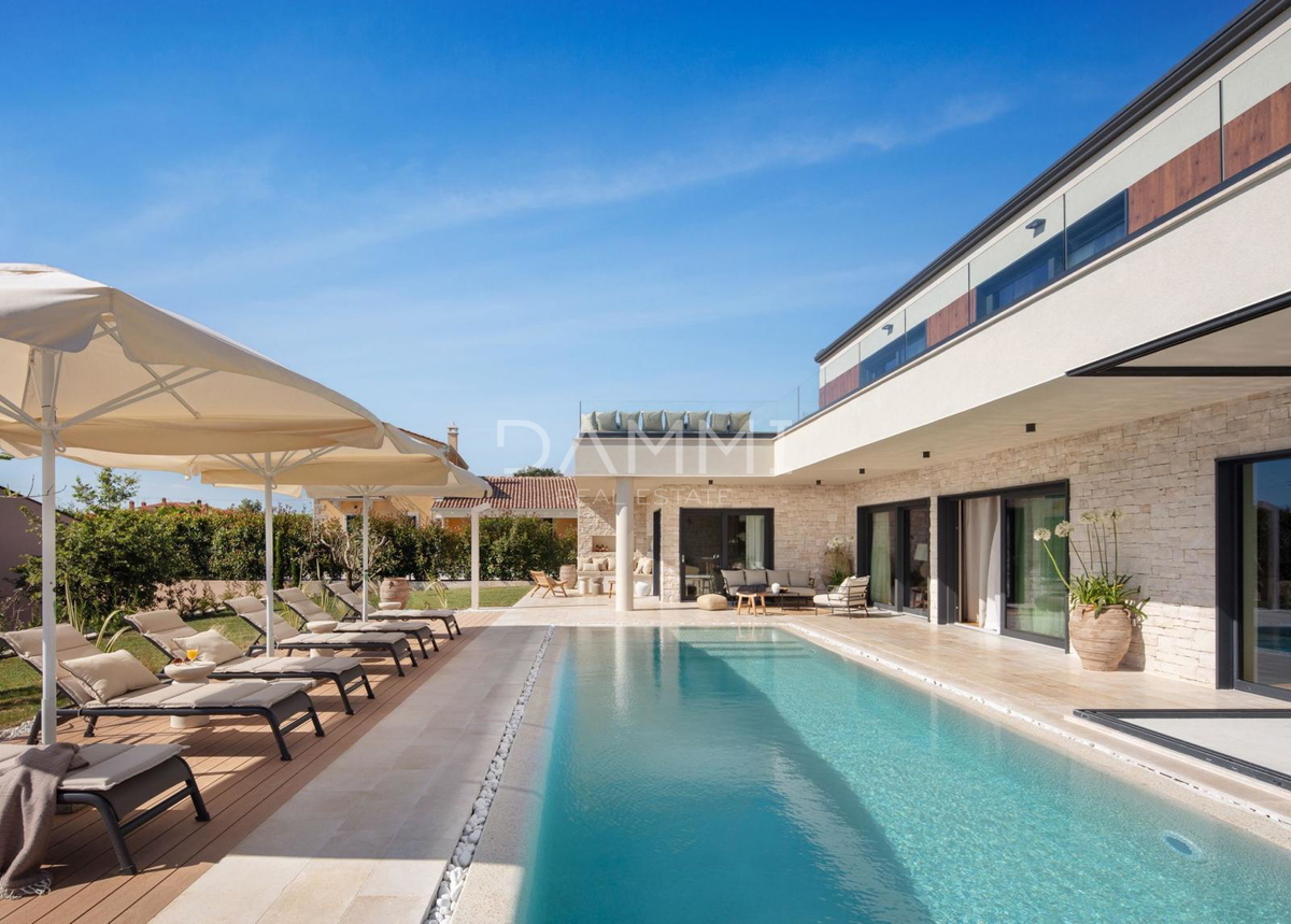 ISTRA, TINJAN - Dizajnerska vila z bazenom in wellnessom