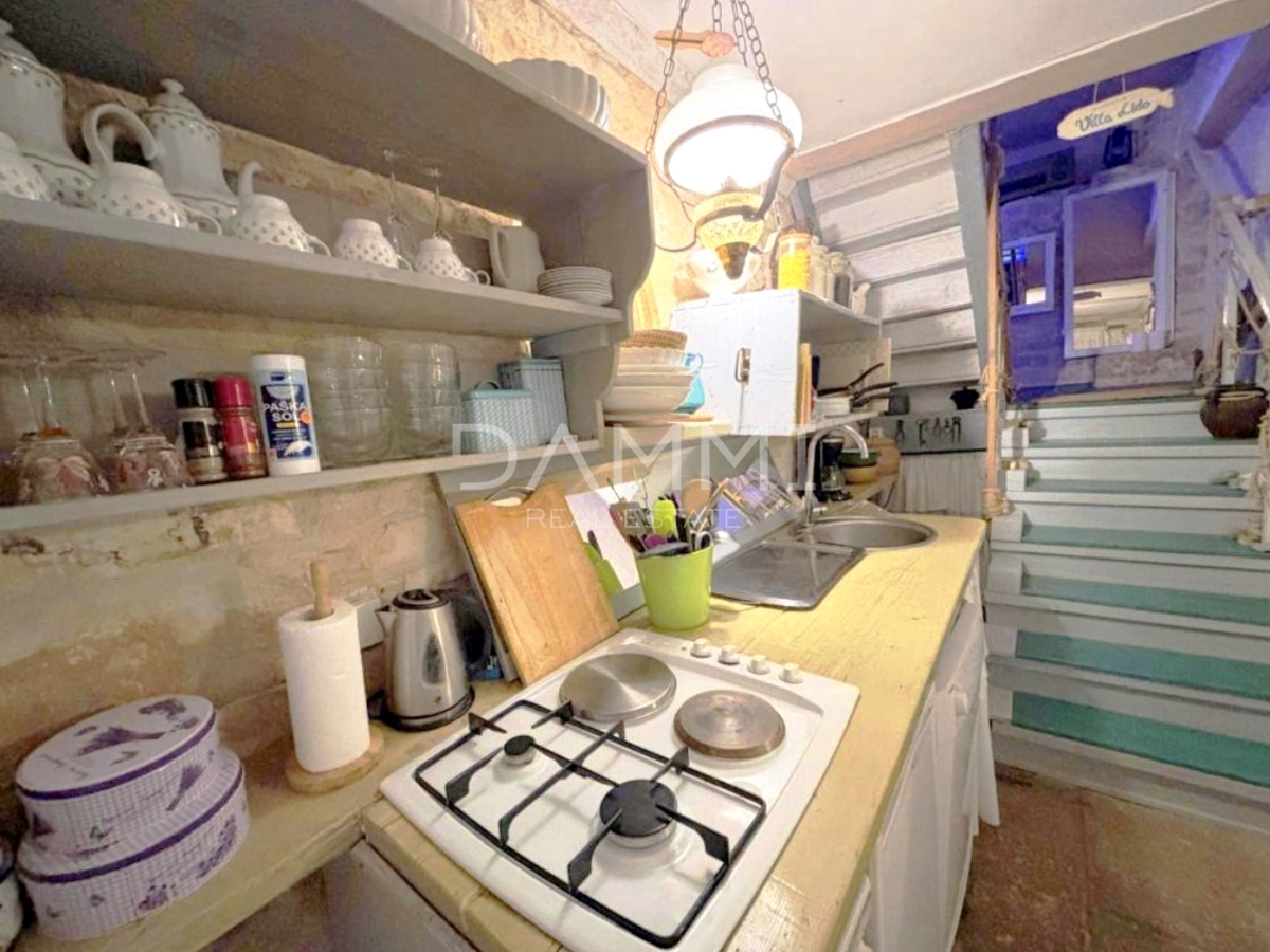 Istra, Krnica - čudovita kamnita hiša s bazenom