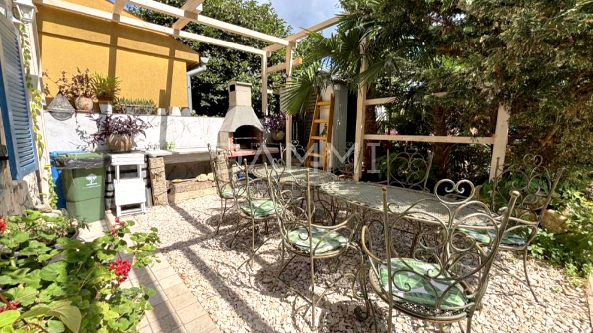 Istra, Krnica - čudovita kamnita hiša s bazenom