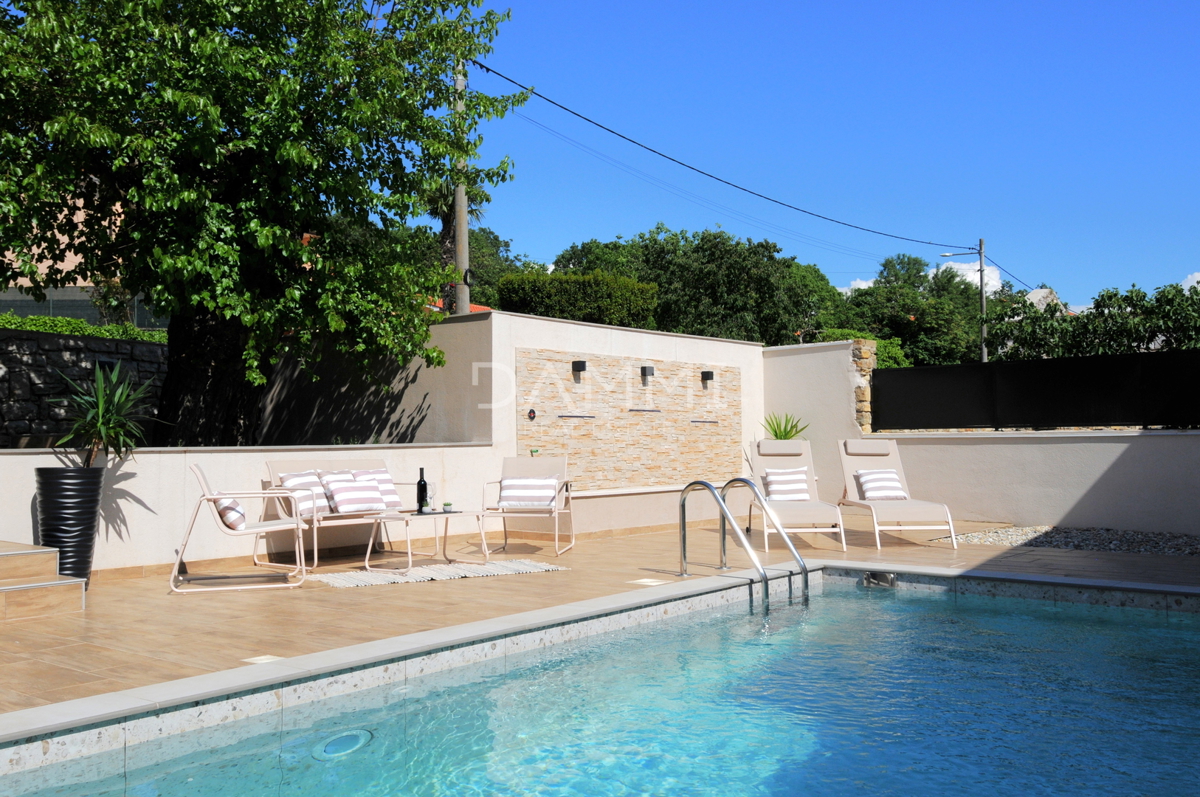 ISTRA, VIŠNJAN - KAMNITA ISTRSKA HIŠA S BAZENOM