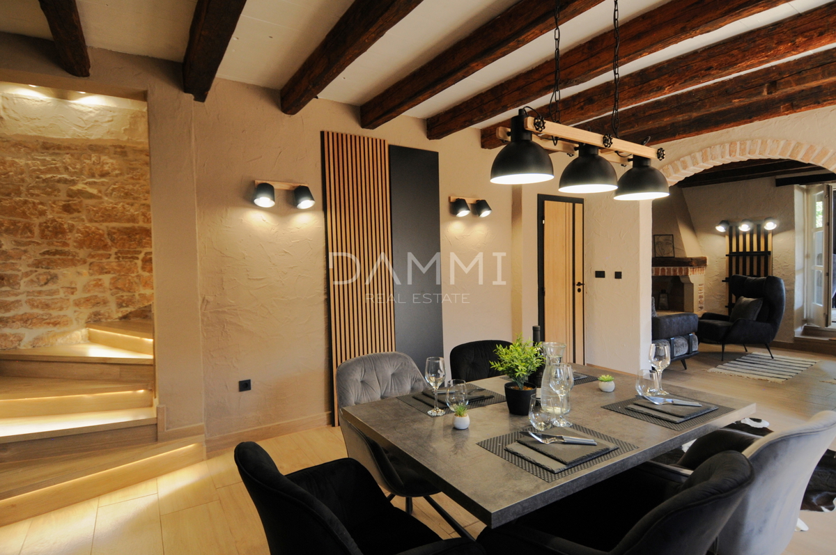 ISTRA, VIŠNJAN - KAMNITA ISTRSKA HIŠA S BAZENOM