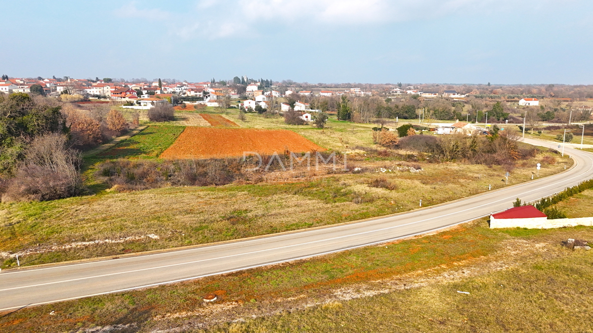 ISTRA, MARČANA - Odlična zazidljiva parcela 966 m2