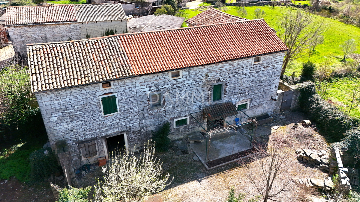 ISTRA, ŽMINJ - Tradicionalna kamnita hiša s parcelo 700 m2
