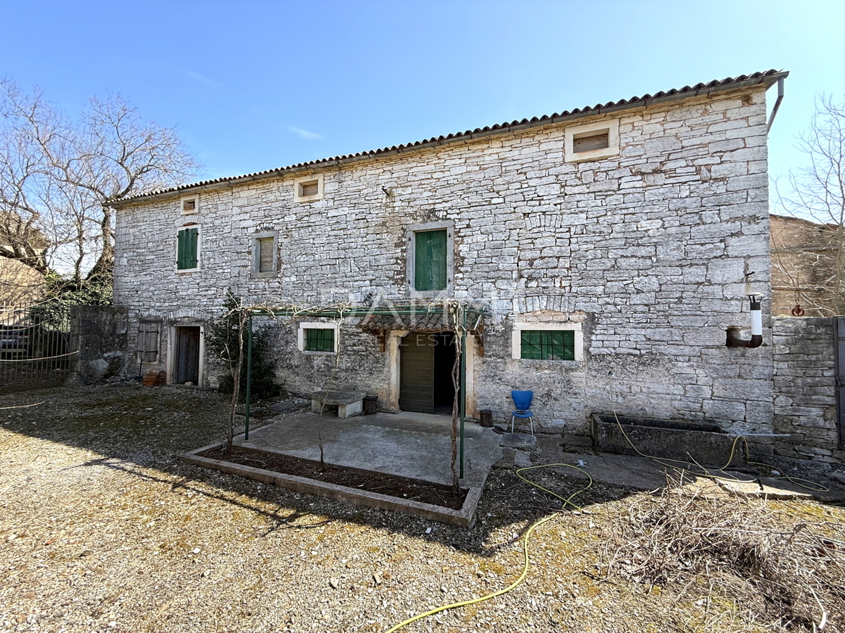 ISTRA, ŽMINJ - Tradicionalna kamnita hiša s parcelo 700 m2
