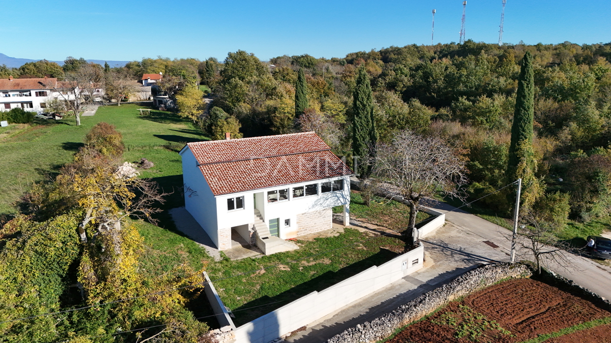 ISTRA, ŽMINJ - Vrhunska samostojna hiša z veliko zemljiščem