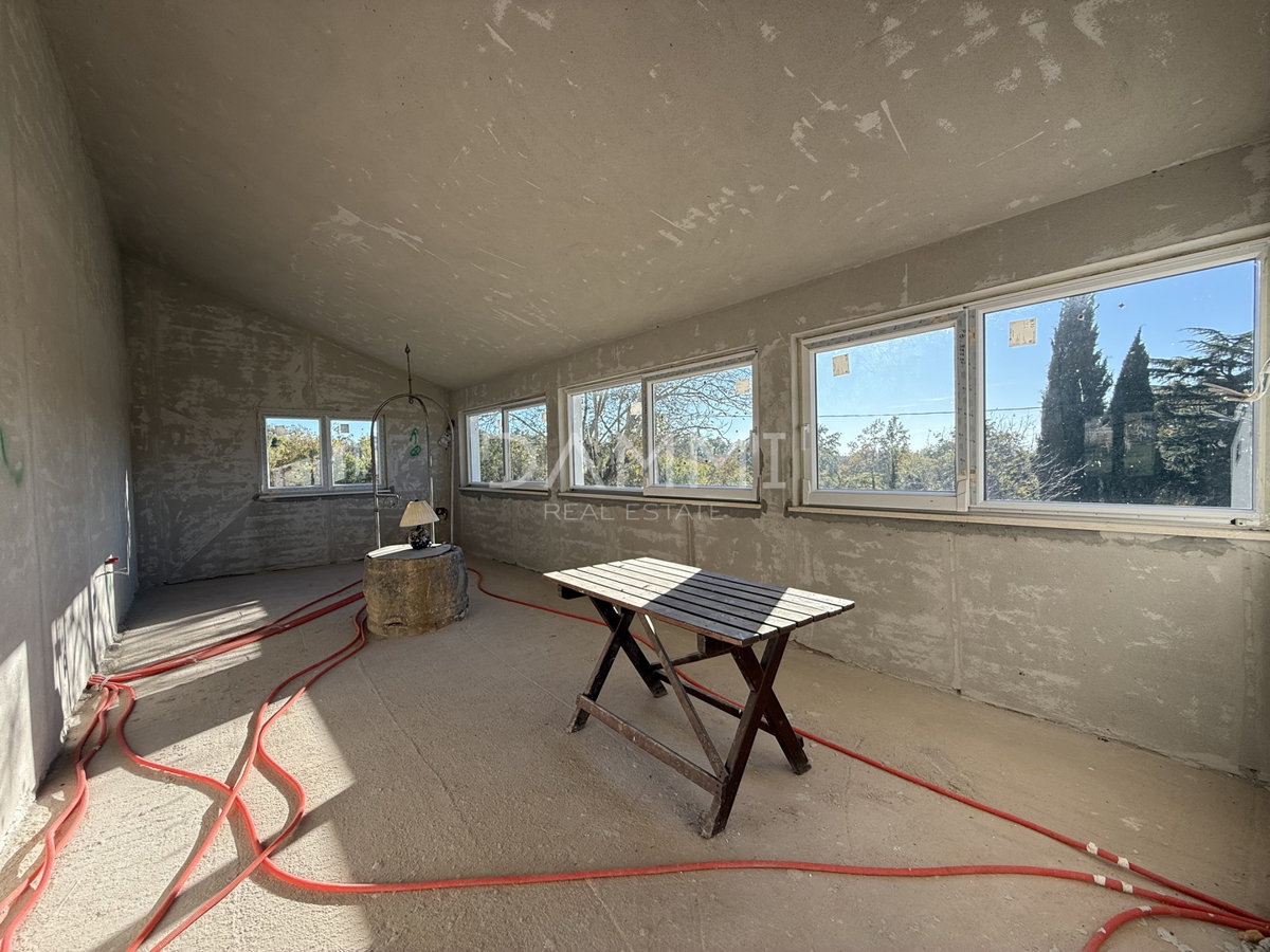 ISTRA, ŽMINJ - Vrhunska samostojna hiša z veliko zemljiščem