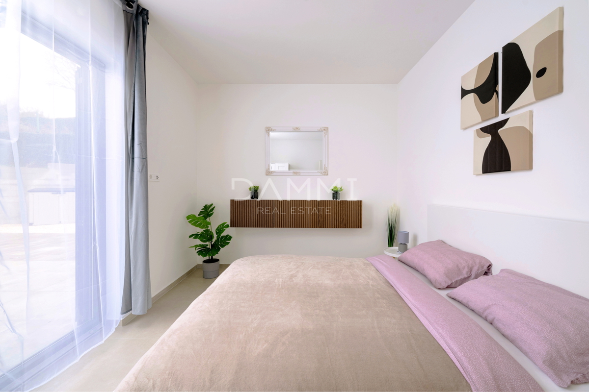 Istra, Rakalj - moderna vila z bazenom, pogled na morje