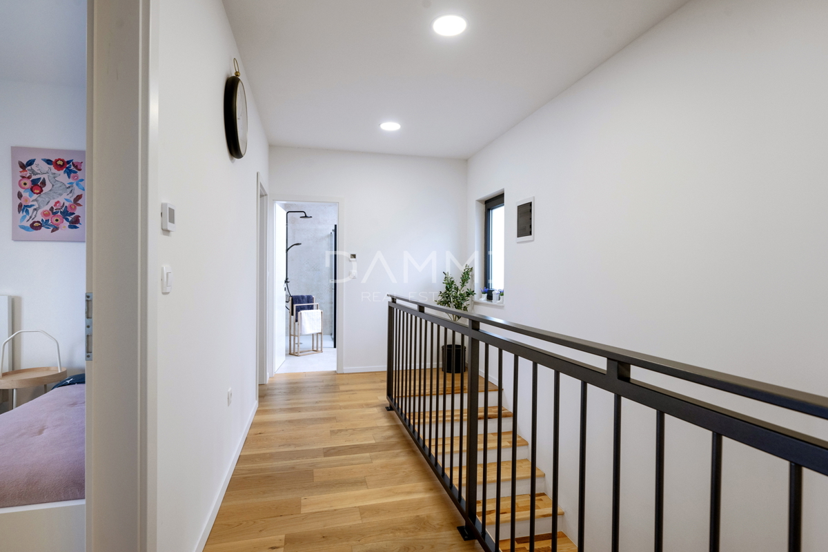 Istra, Rakalj - moderna vila z bazenom, pogled na morje