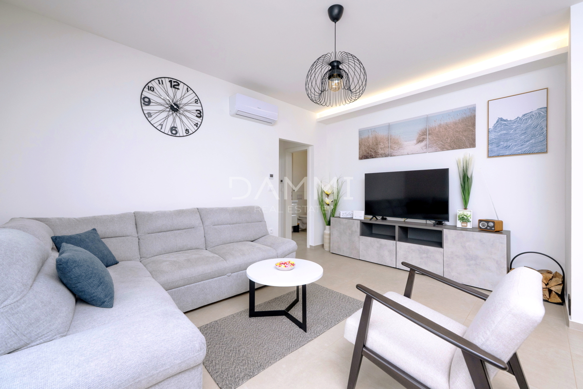 Istra, Rakalj - moderna vila z bazenom, pogled na morje