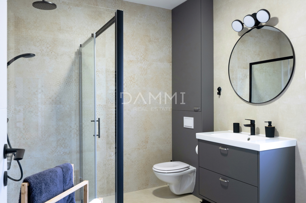 Istra, Rakalj - moderna vila z bazenom, pogled na morje