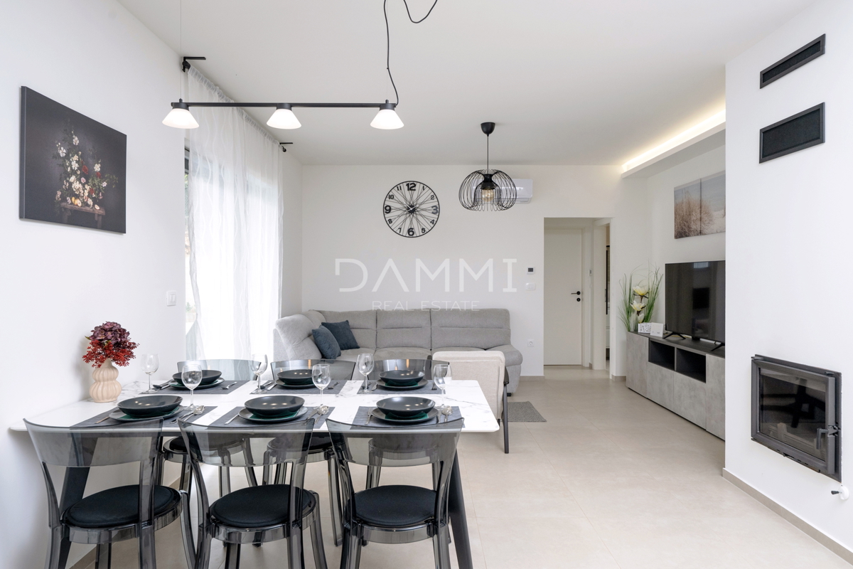 Istra, Rakalj - moderna vila z bazenom, pogled na morje