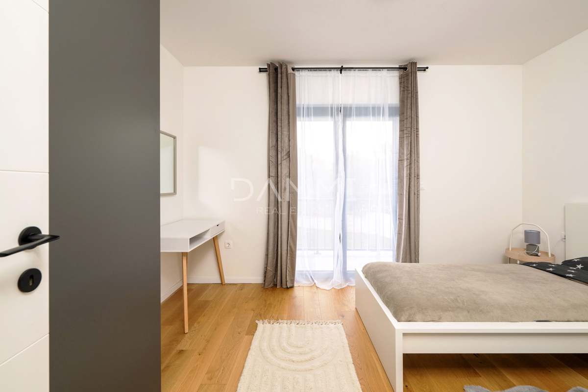 Istra, Rakalj - moderna vila z bazenom, pogled na morje