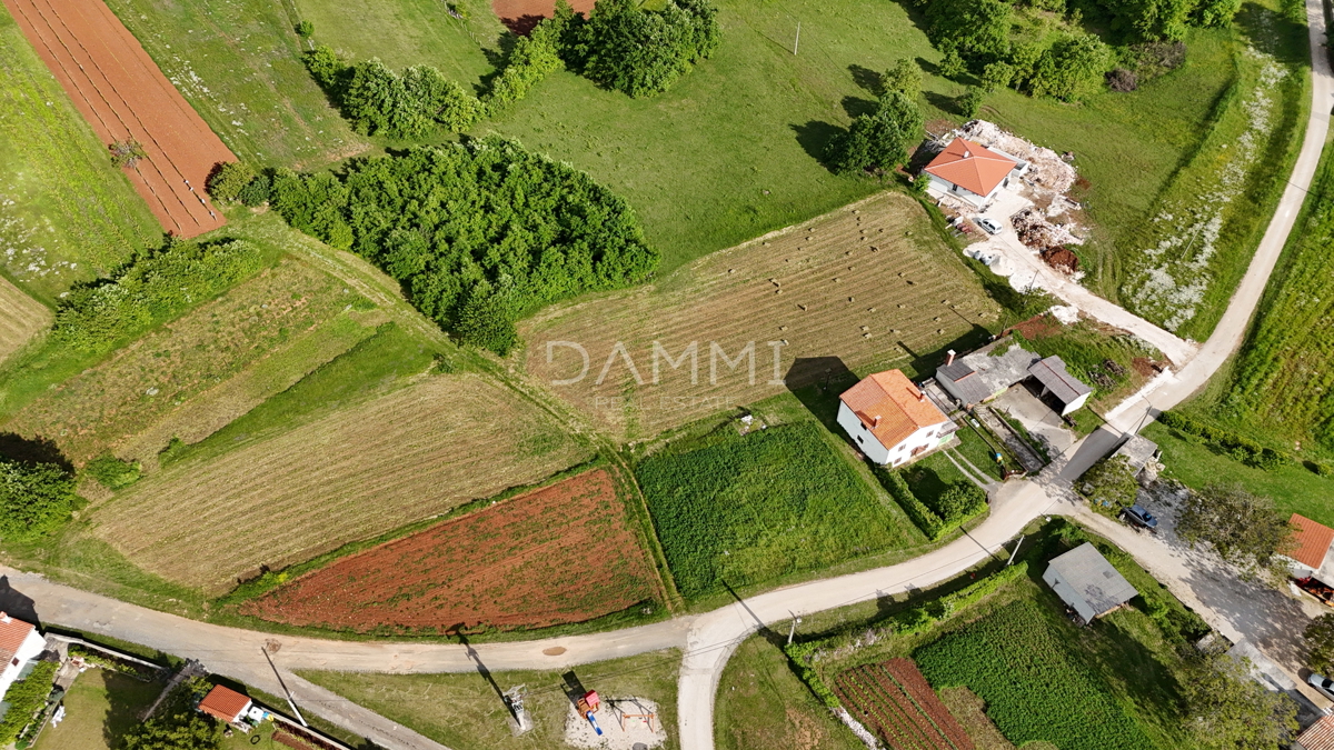 ISTRA, ŽMINJ - Prekrasno gradbeno zemljišče 945m2