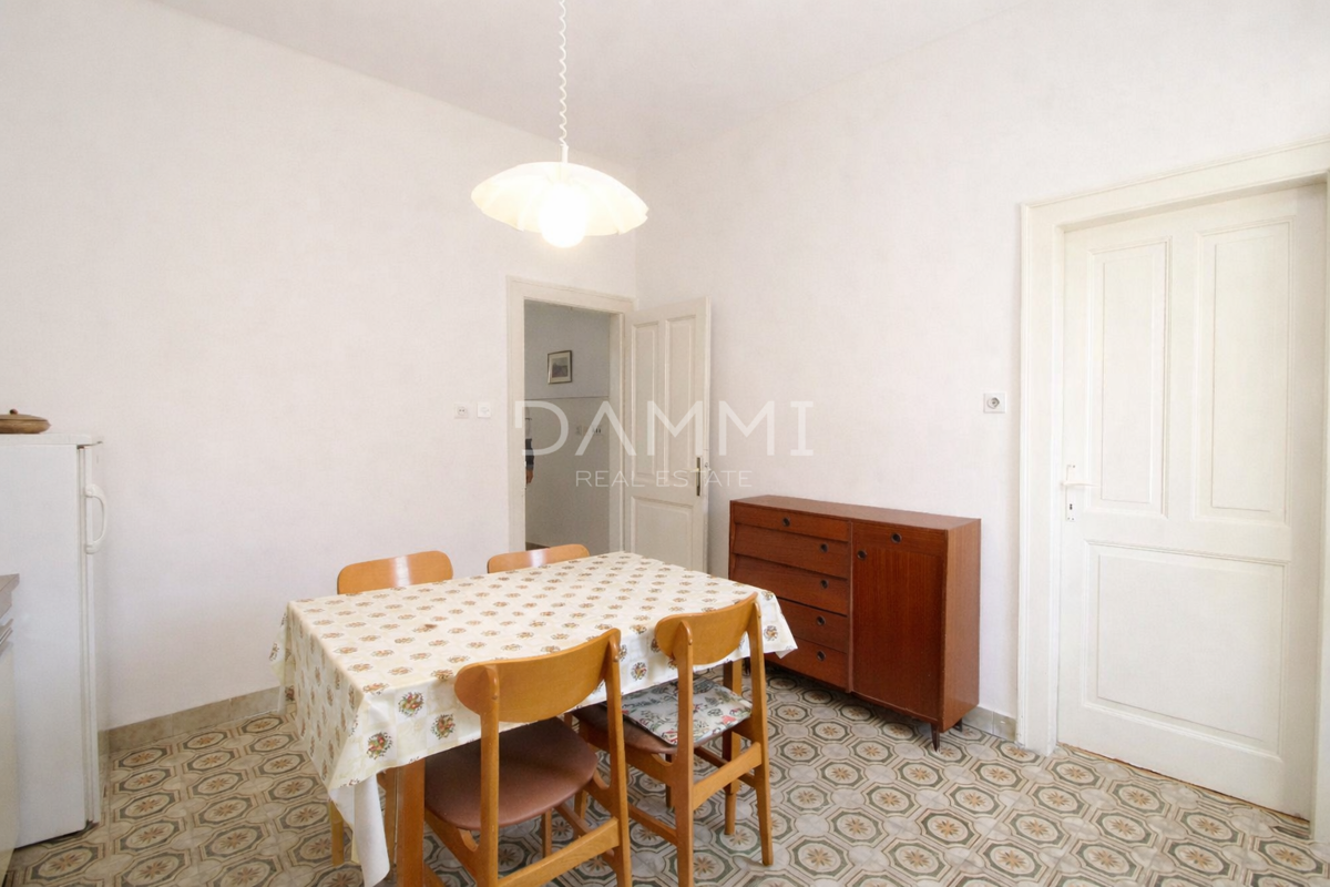 Bale, Istra - hiša s poslovnim prostorom, odlična lokacija v centru Bala