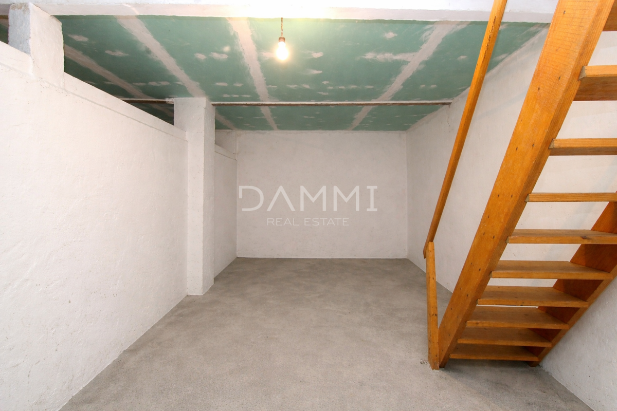 Bale, Istra - hiša s poslovnim prostorom, odlična lokacija v centru Bala