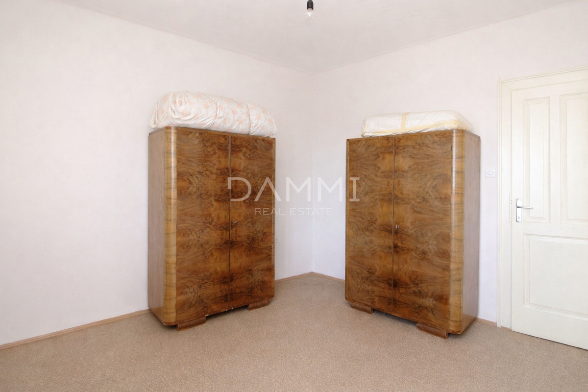 Bale, Istra - hiša s poslovnim prostorom, odlična lokacija v centru Bala