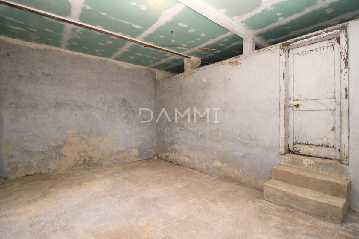 Bale, Istra - hiša s poslovnim prostorom, odlična lokacija v centru Bala