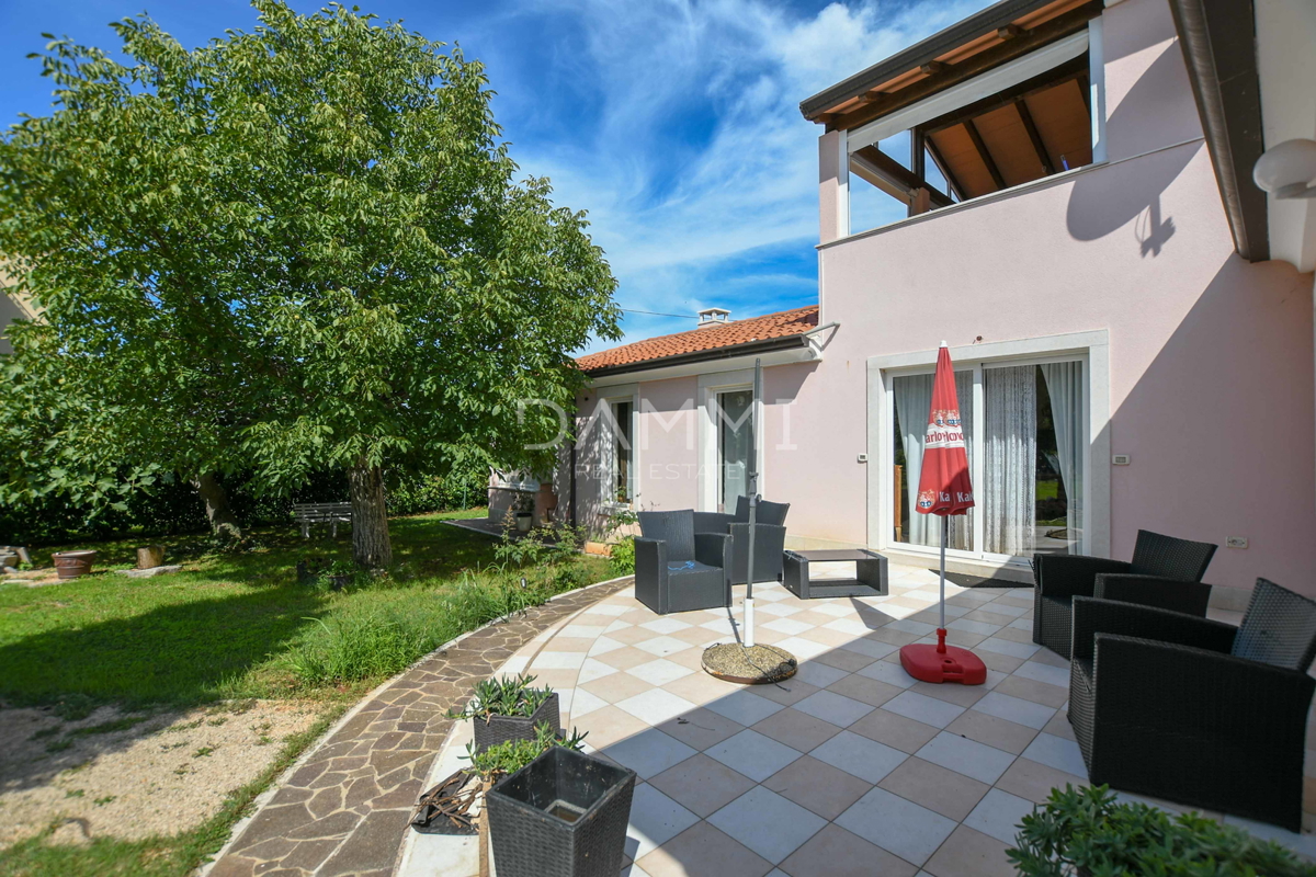 ISTRA, UMAG - Samostojna hiša z velikim dvoriščem
