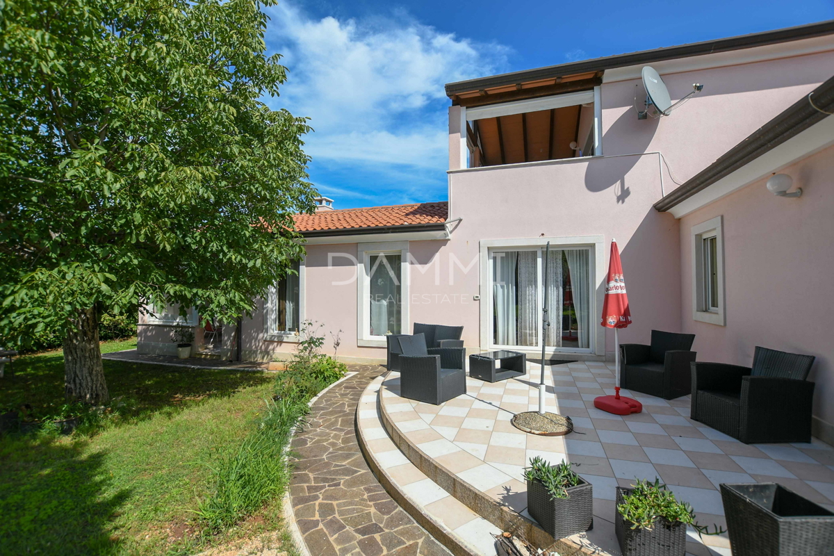 ISTRA, UMAG - Samostojna hiša z velikim dvoriščem
