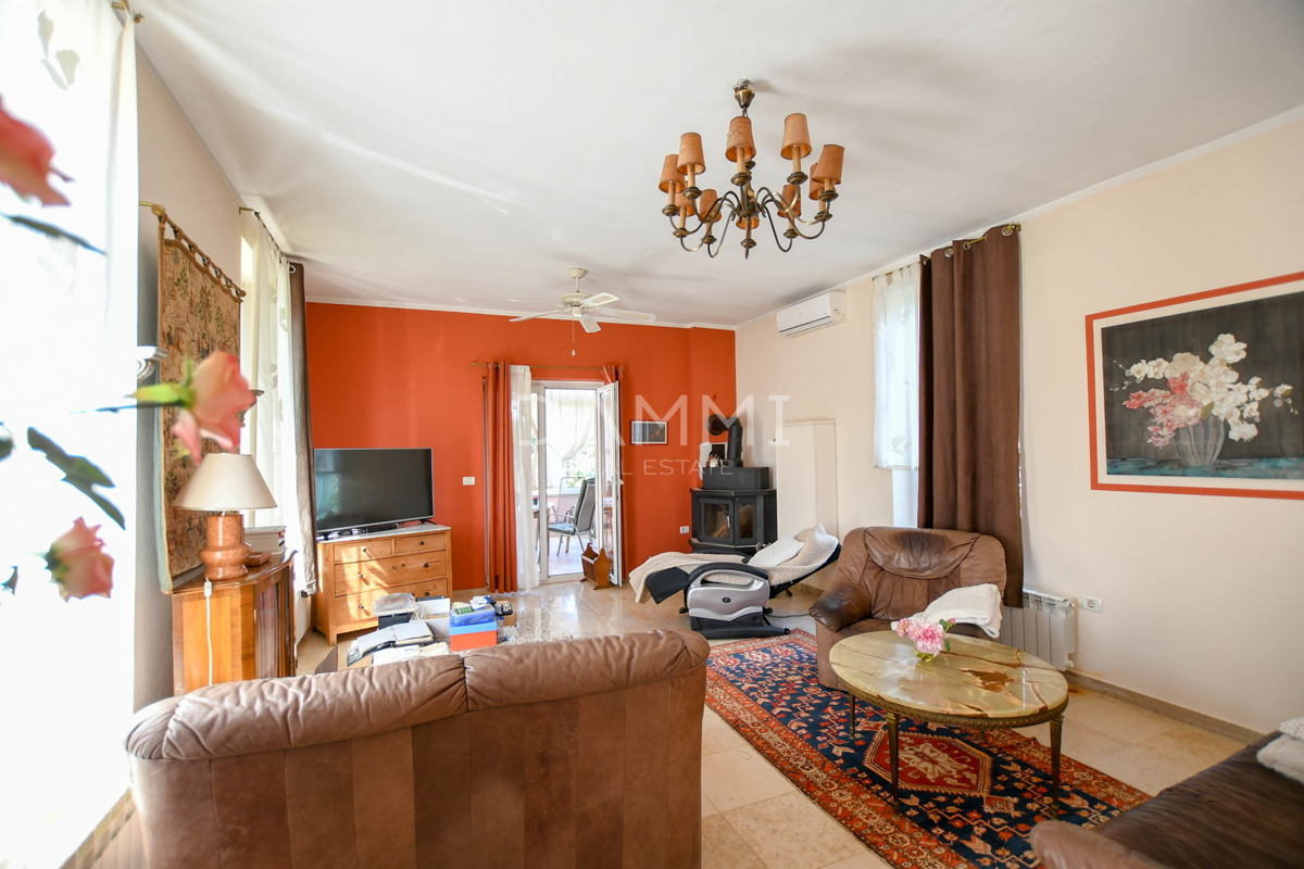 ISTRA, UMAG - Samostojna hiša z velikim dvoriščem