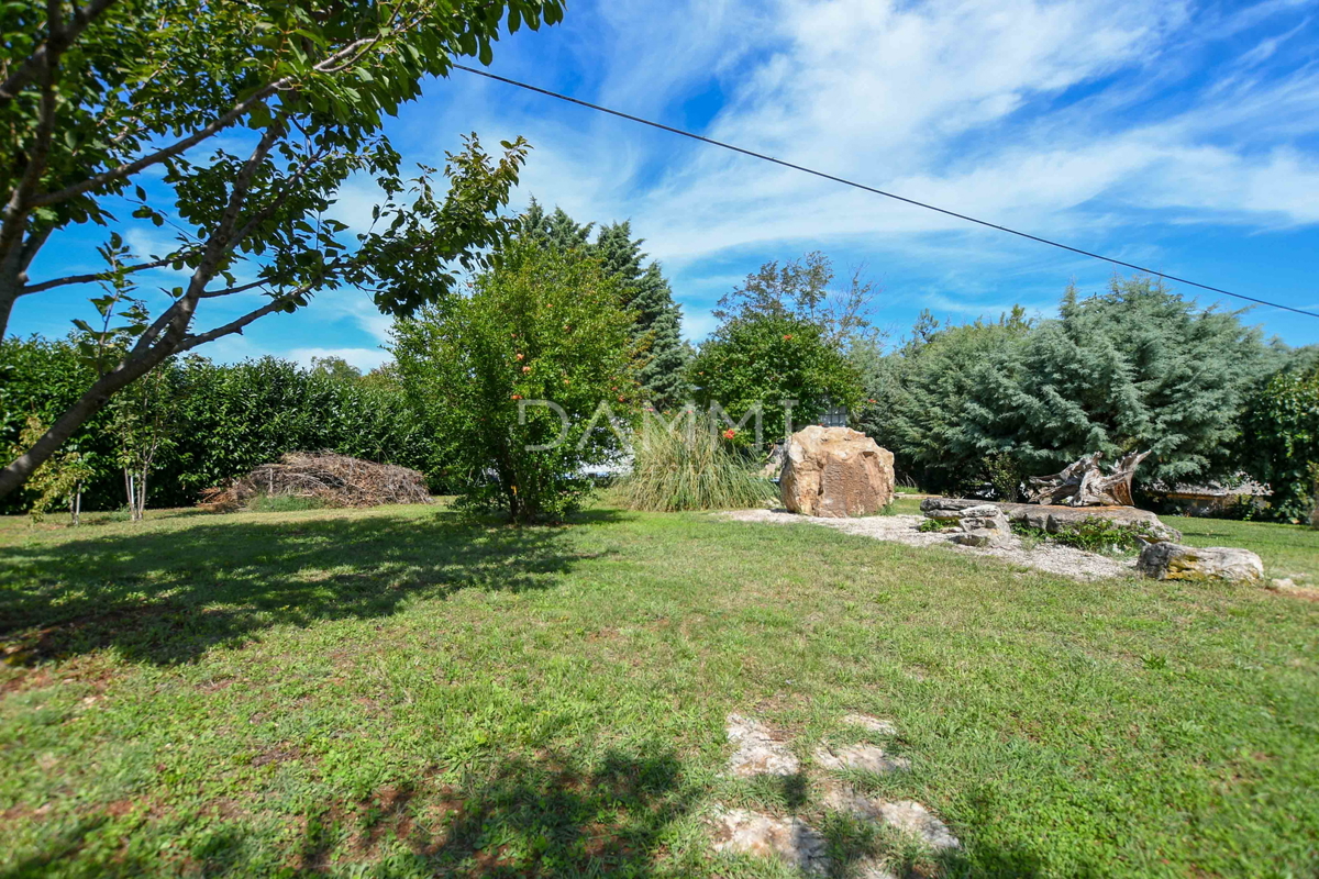 ISTRA, UMAG - Samostojna hiša z velikim dvoriščem