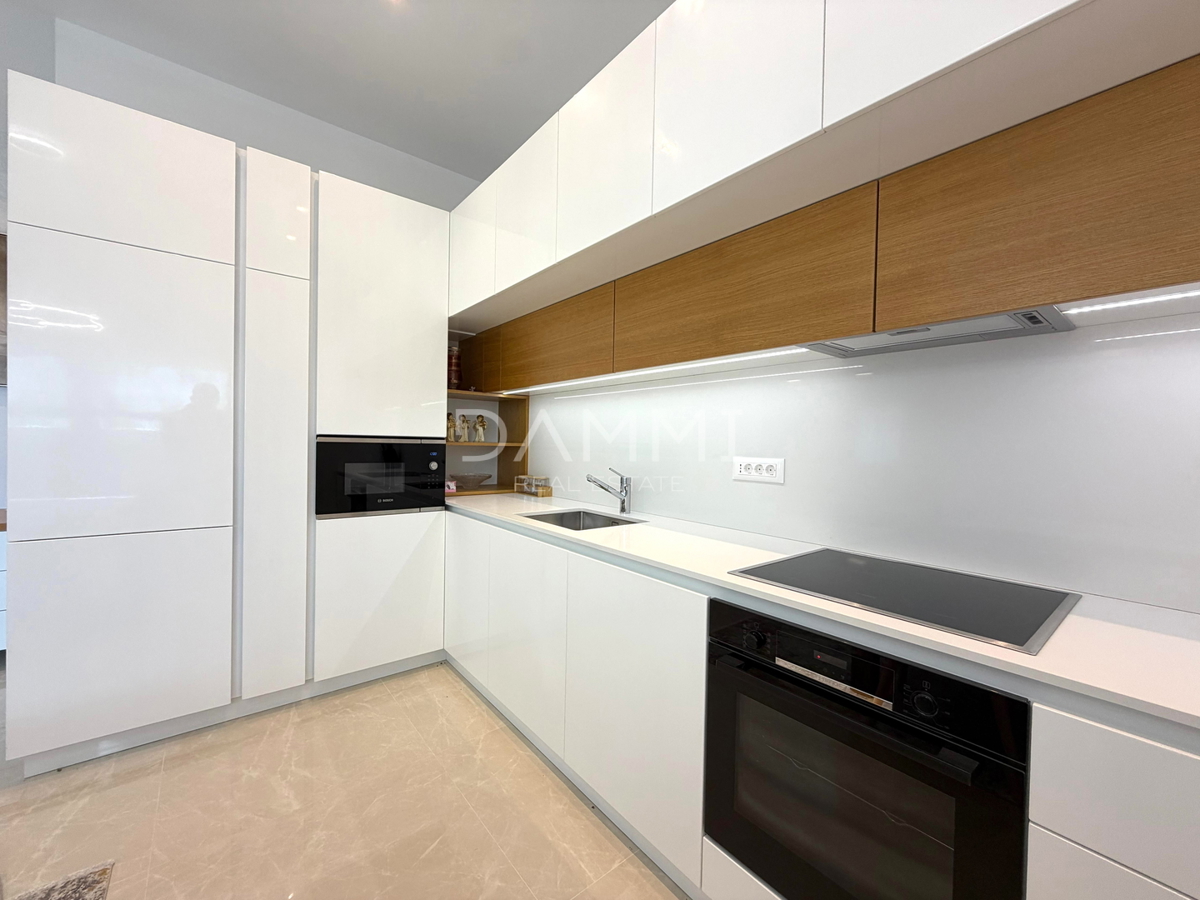 ISTRA, POREČ - POPOLNOMA UREJENO DVOSOBNO STANOVANJE V BLIŽINI MORJA