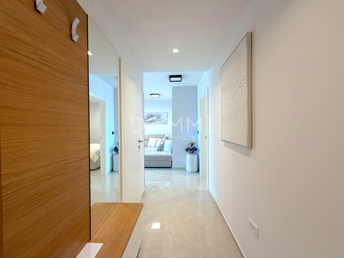 ISTRA, POREČ - POPOLNOMA UREJENO DVOSOBNO STANOVANJE V BLIŽINI MORJA