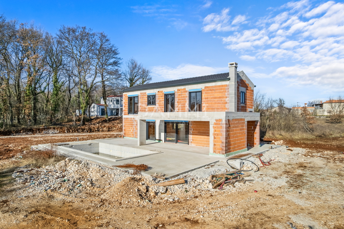 ISTRA, TINJAN - Hiša z bazenom na osamljeni lokaciji in čudovitim razgledom