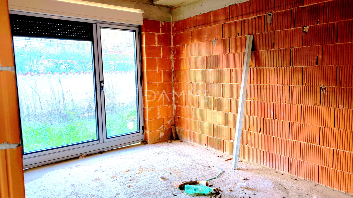 Istra, Ližnjan - hiša z bazenom v roh-bau fazi