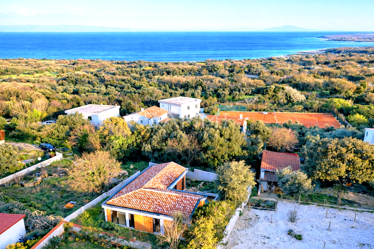 Istra, Ližnjan - hiša z bazenom v roh-bau fazi