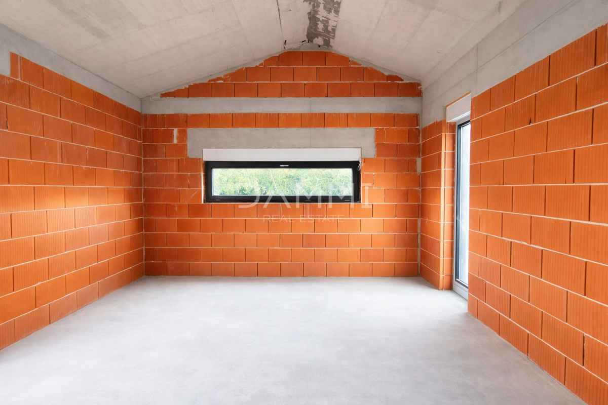 Istra, Ližnjan - hiša z bazenom v roh-bau fazi