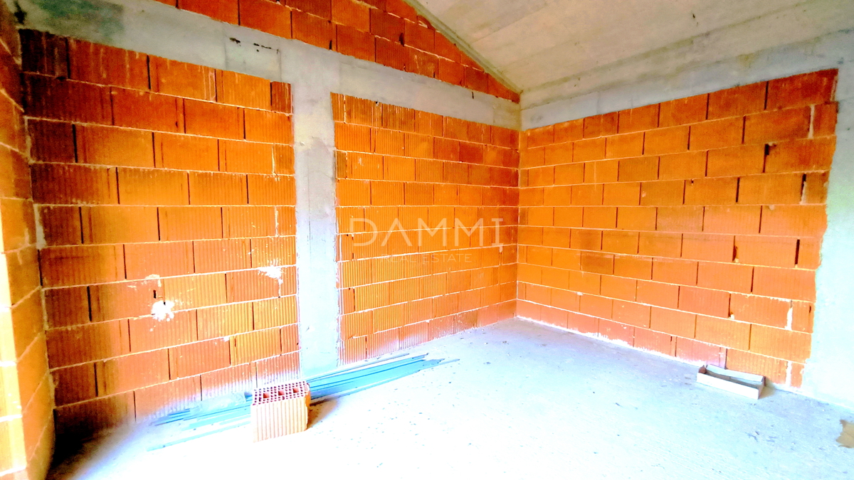 Istra, Ližnjan - hiša z bazenom v roh-bau fazi