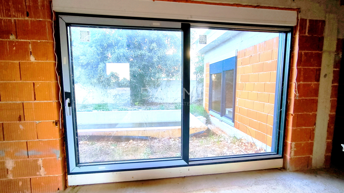 Istra, Ližnjan - hiša z bazenom v roh-bau fazi