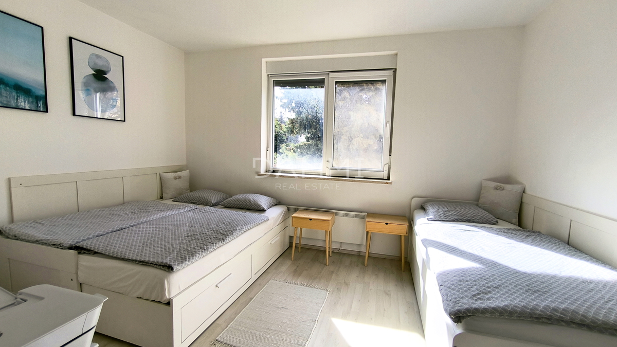 Pula, širše središče, trisobno stanovanje z garažo