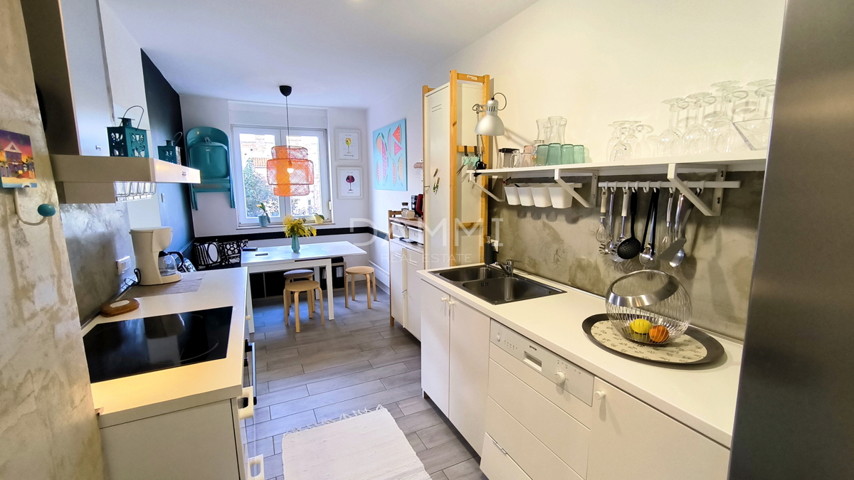 Pula, širše središče, trisobno stanovanje z garažo