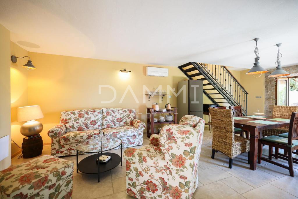 SJEVERNA DALMACIJA, TRIBANJ - Edinstvena kamnita vila s panoramskim pogledom na morje