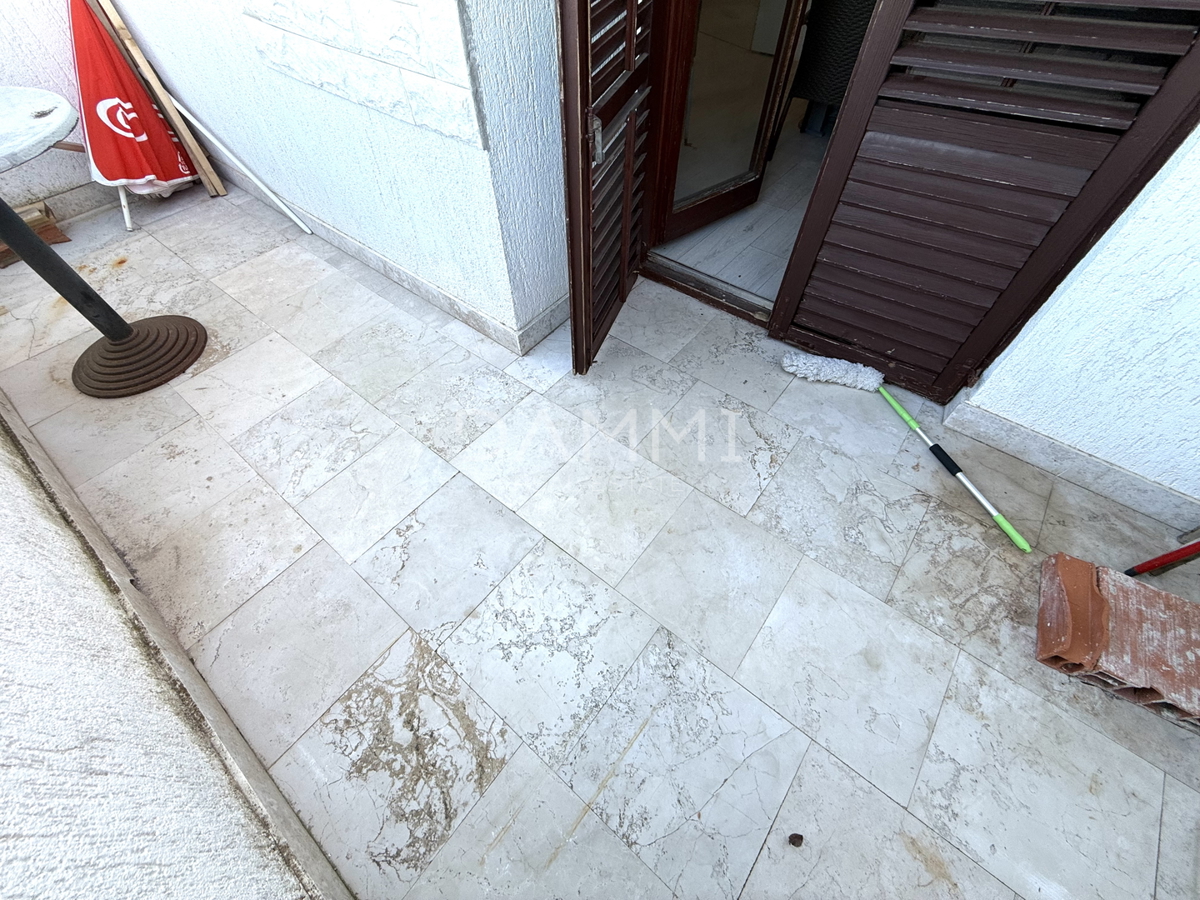 ISTRA, ROVINJ - Stan na 2. nadstropju s jednom spavaćom sobom i parkingom