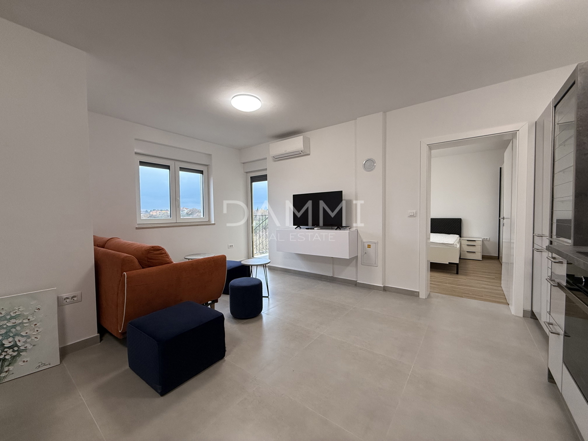ISTRA, ROVINJ - Apartma v pritličju, enosobni z vrtom in parkiriščem