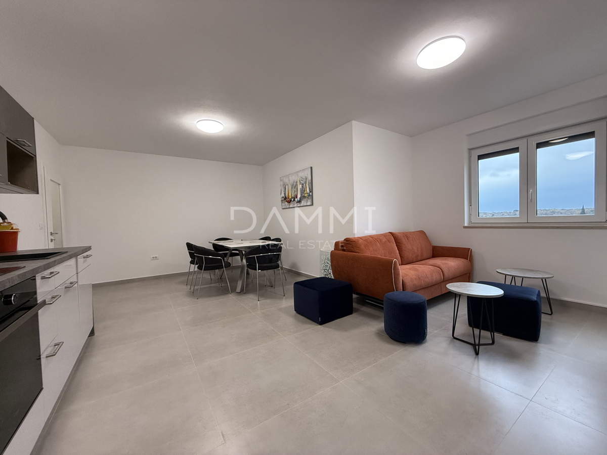 ISTRA, ROVINJ - Apartma v pritličju, enosobni z vrtom in parkiriščem