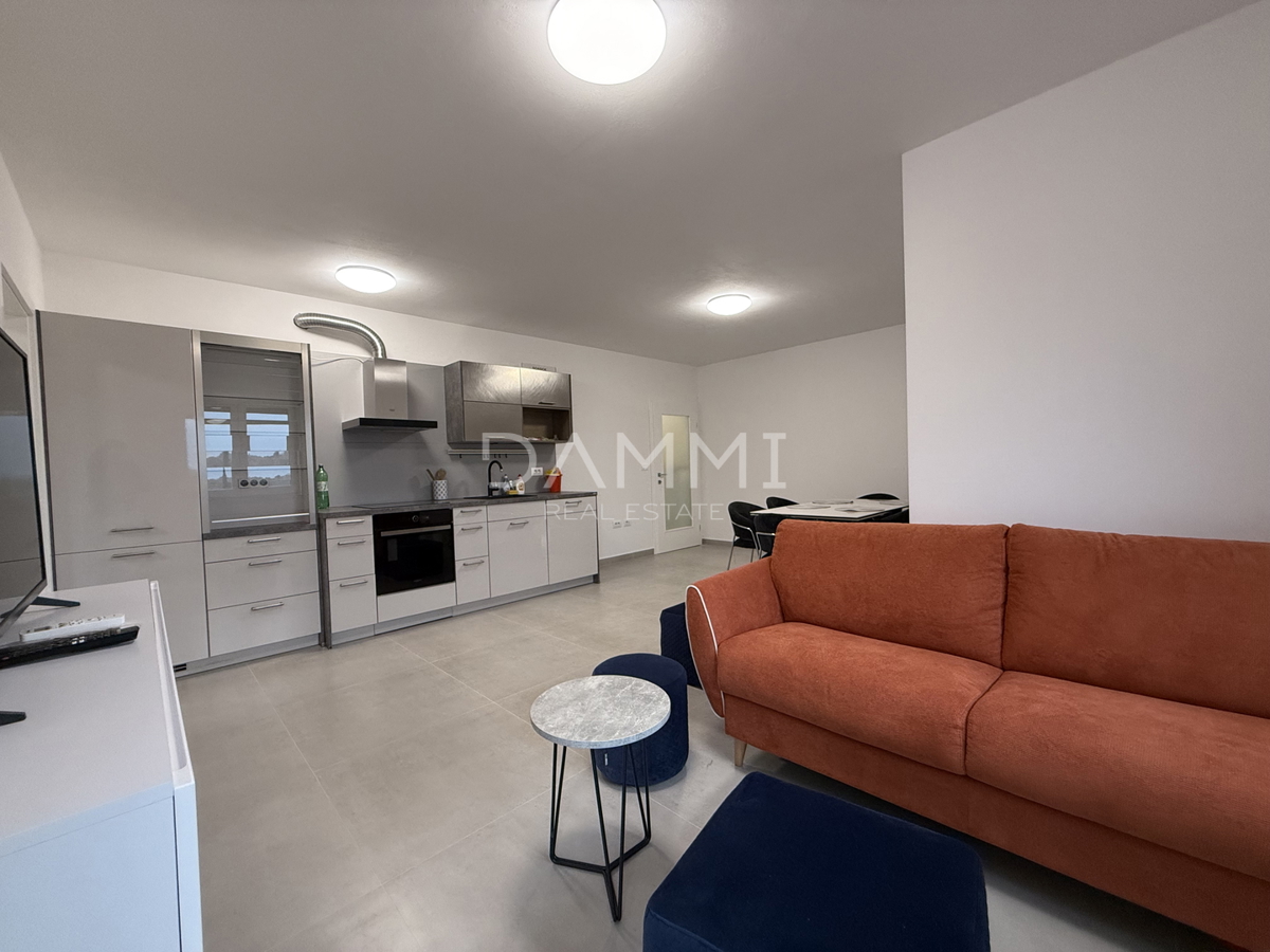 ISTRA, ROVINJ - Apartma v pritličju, enosobni z vrtom in parkiriščem