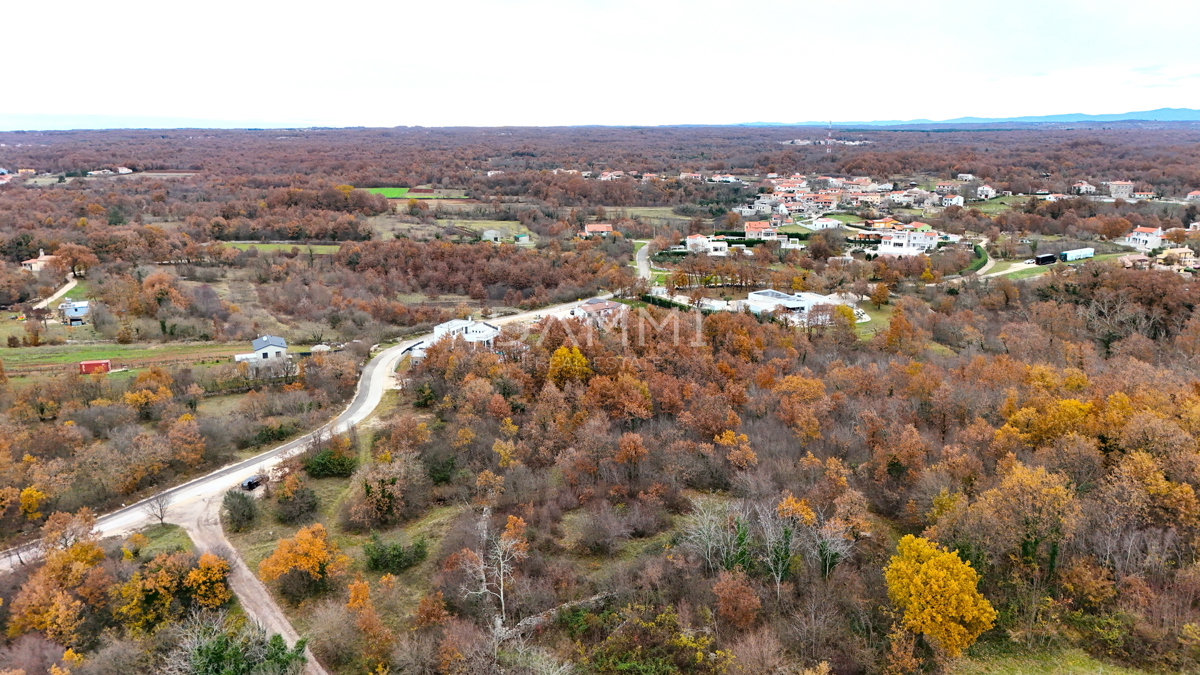 ISTRA, SVETVINČENAT - Zemljišče blizu urbanizacije do dostopne ceste 725 m2