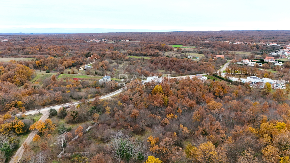 ISTRA, SVETVINČENAT - Zemljišče blizu urbanizacije do dostopne ceste 725 m2