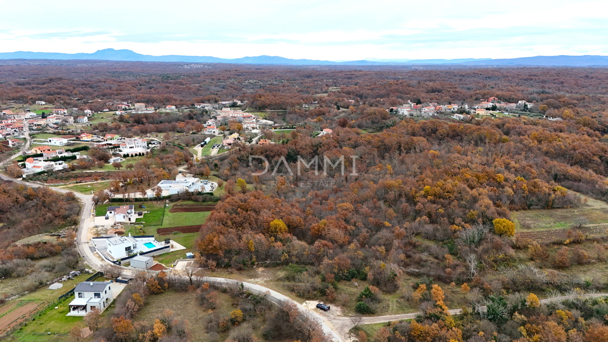 ISTRA, SVETVINČENAT - Zemljišče blizu urbanizacije do dostopne ceste 725 m2