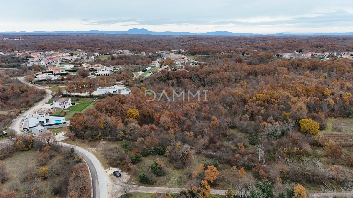 ISTRA, SVETVINČENAT - Zemljišče blizu urbanizacije do dostopne ceste 725 m2