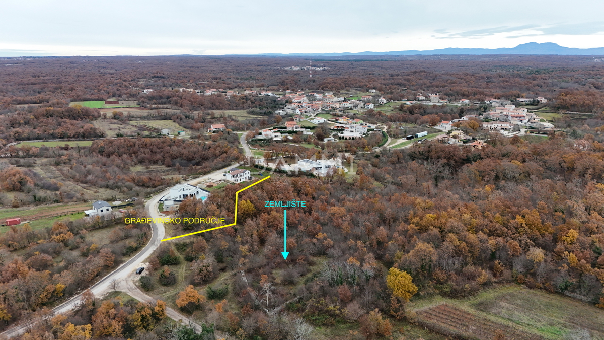 ISTRA, SVETVINČENAT - Zemljišče blizu urbanizacije do dostopne ceste 725 m2