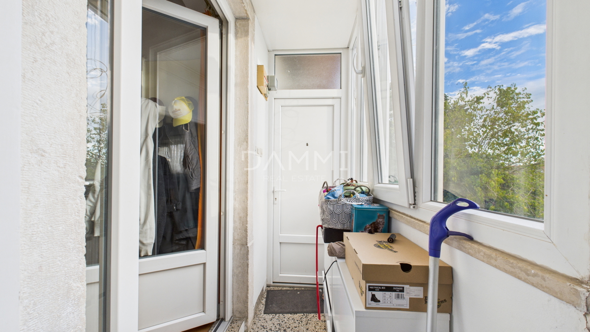 Pula, center - stanovanje z balkonom