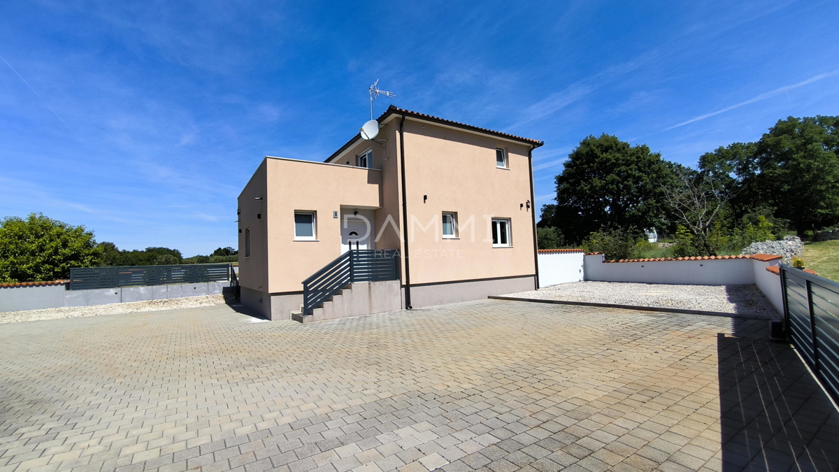 Istra. Vodnjan - vila z bazenom, čudovito dvorišče