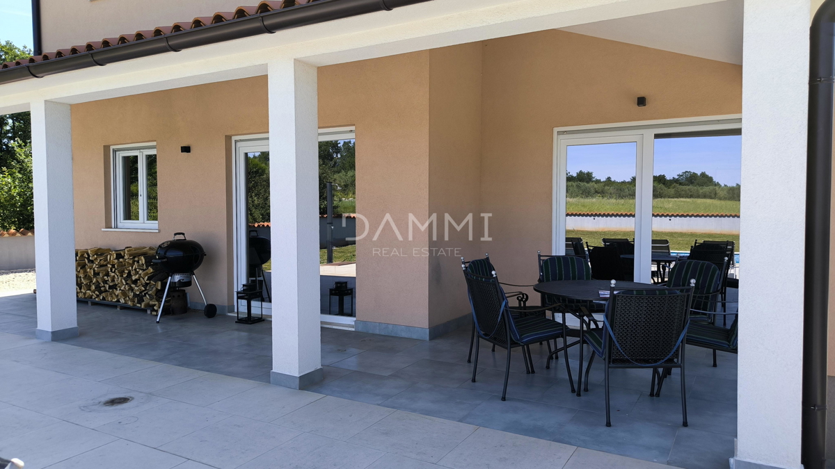 Istra. Vodnjan - vila z bazenom, čudovito dvorišče